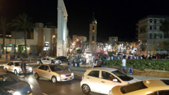 شاهد: أزمة مرورية خانقة تشهدها شوارع يافا ازاء توافد الآلاف من النزلاء 